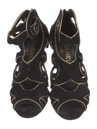 Chanel 2011 Interlocking CC Logo D'Orsay Pumps