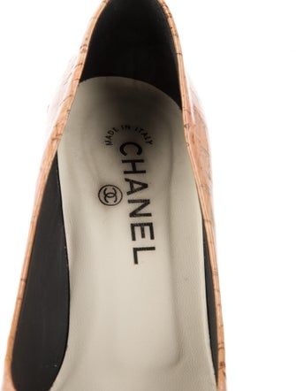 Chanel 2011 Interlocking CC Logo Pumps