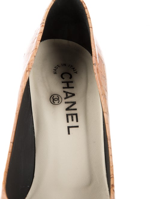 Chanel 2011 Interlocking CC Logo Pumps