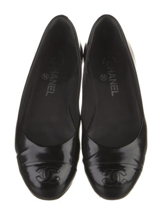 Chanel Interlocking CC Logo Leather Flats