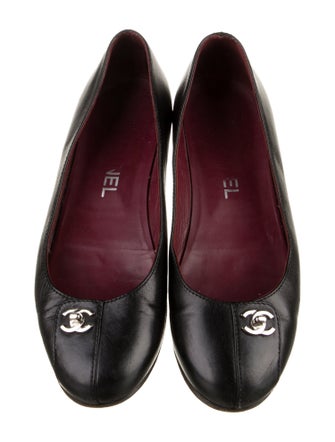 Chanel Interlocking CC Logo Leather Ballet Flats