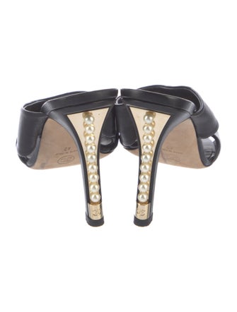 Chanel Interlocking CC Logo Leather Slides