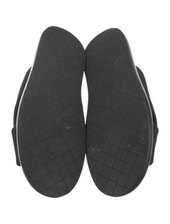 Chanel Interlocking CC Logo Slides