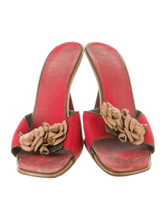 Chanel 2001 Camellia Accent Slides