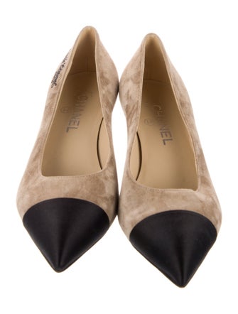 Chanel 2018 Interlocking CC Logo Pumps