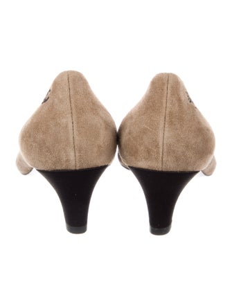 Chanel 2018 Interlocking CC Logo Pumps