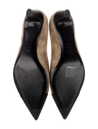 Chanel 2018 Interlocking CC Logo Pumps