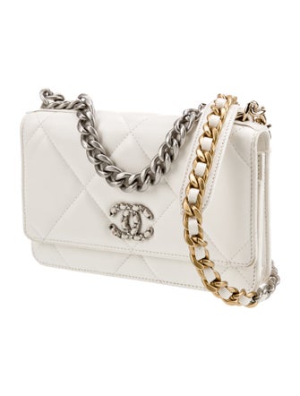 Chanel 19 Wallet On Chain