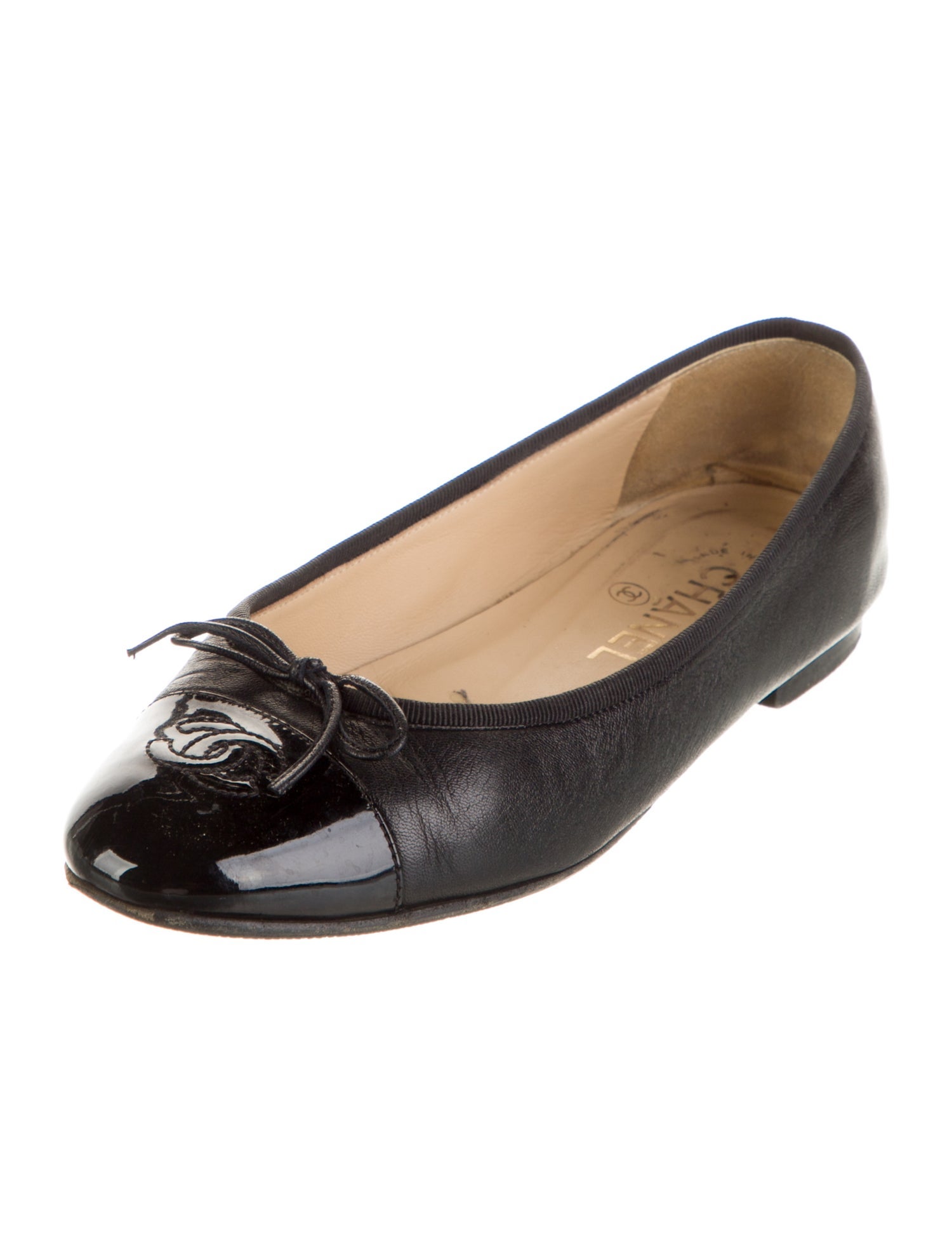 Chanel Interlocking CC Logo Leather Ballet Flats