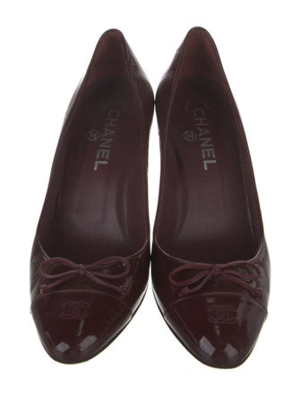 Chanel Interlocking CC Logo Patent Leather Pumps