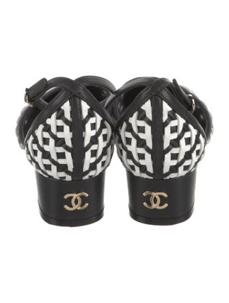 Chanel 2022 Interlocking CC Logo D'Orsay Pumps