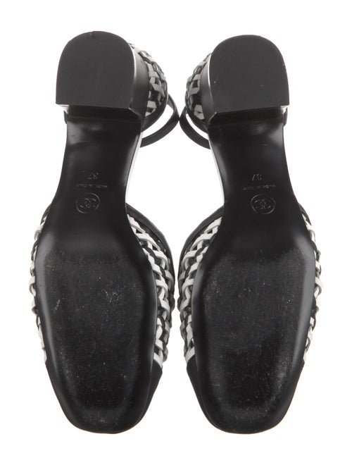 Chanel 2022 Interlocking CC Logo D'Orsay Pumps