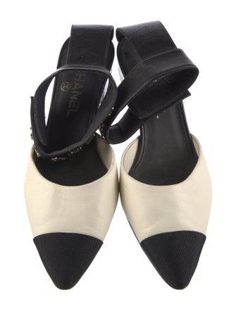 Chanel Interlocking CC Logo Leather D'Orsay Pumps