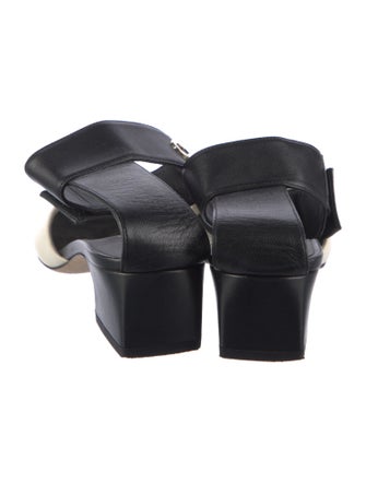 Chanel Interlocking CC Logo Leather D'Orsay Pumps