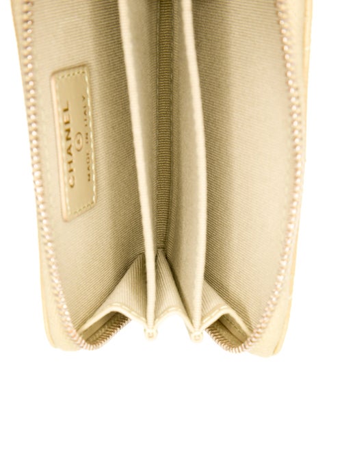 Chanel 2022 Interlocking CC Logo Coin Pouch