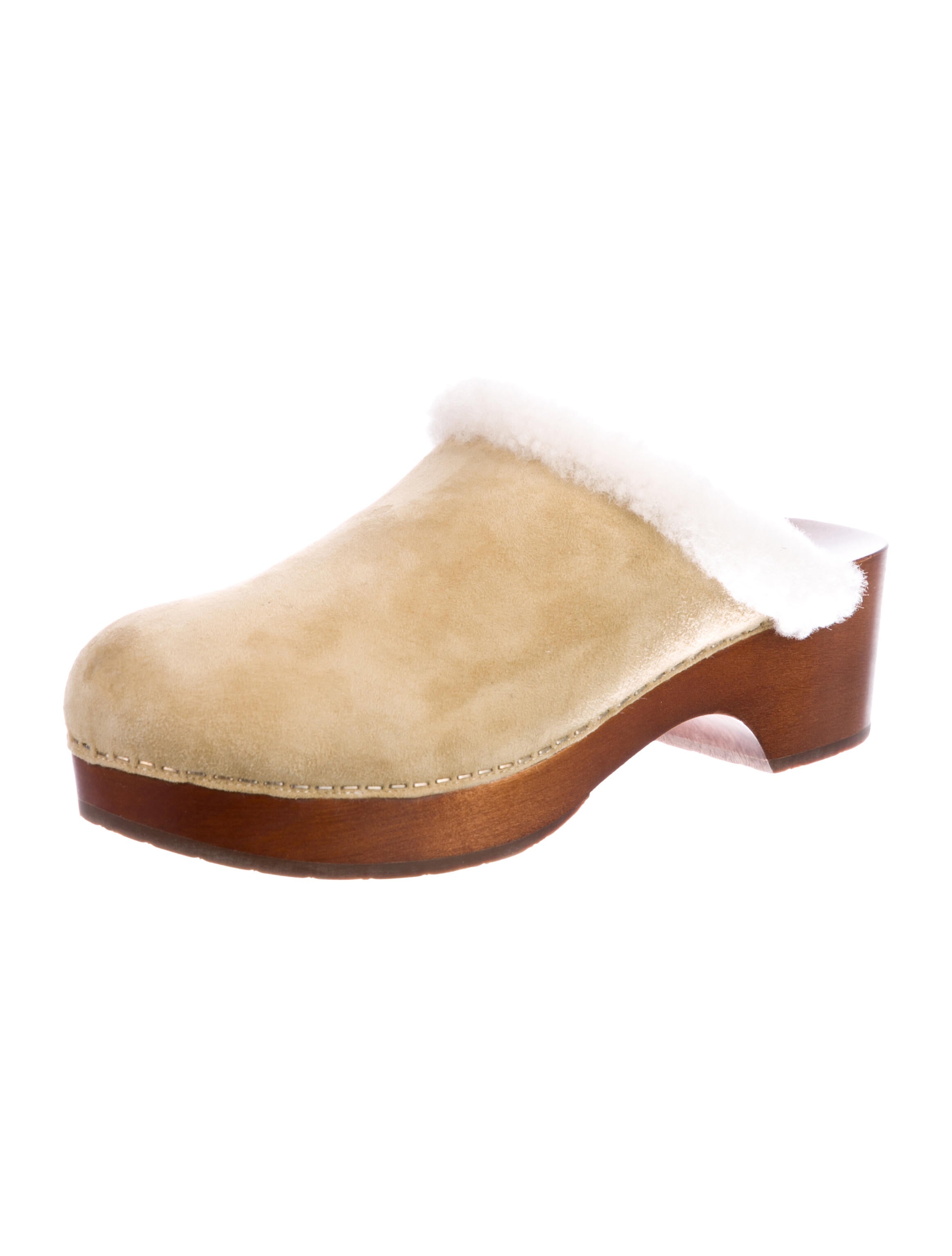 Chanel 2023 Coco Neige Mules