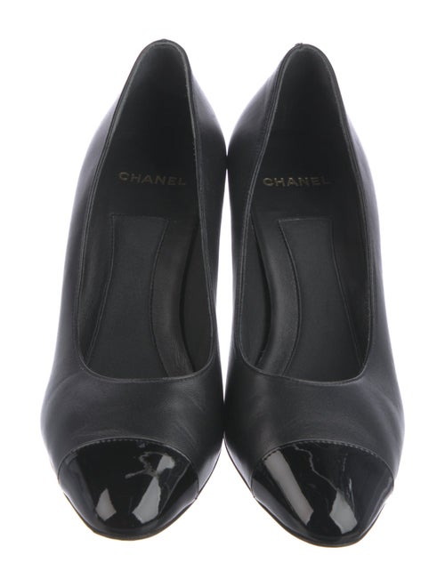 Chanel 2019 Interlocking CC Logo Pumps
