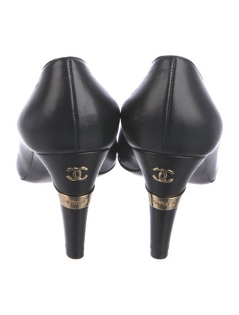 Chanel 2019 Interlocking CC Logo Pumps