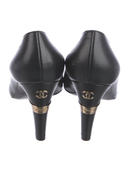 Chanel 2019 Interlocking CC Logo Pumps