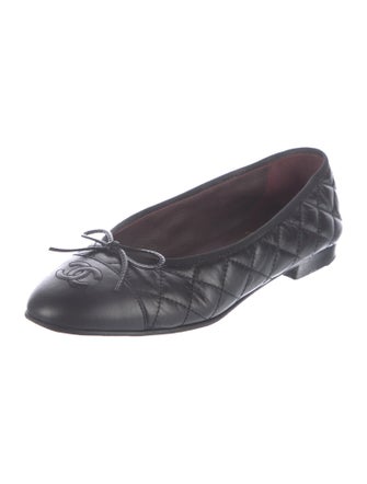 Chanel Interlocking CC Logo Leather Ballet Flats
