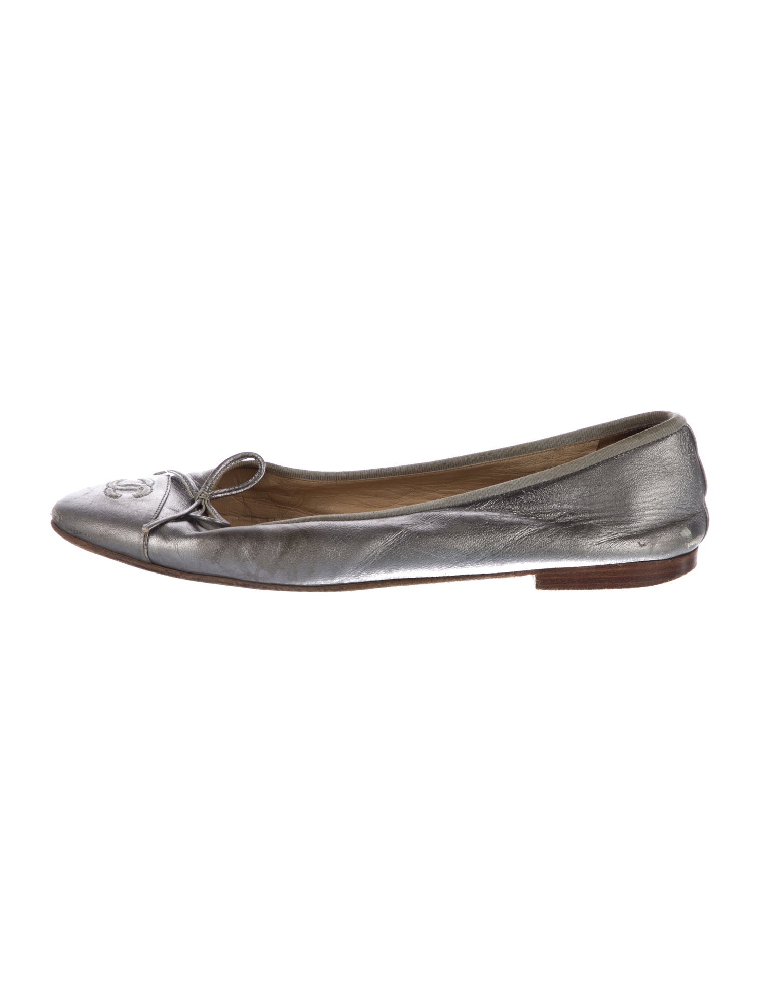 Chanel Interlocking CC Logo Leather Ballet Flats