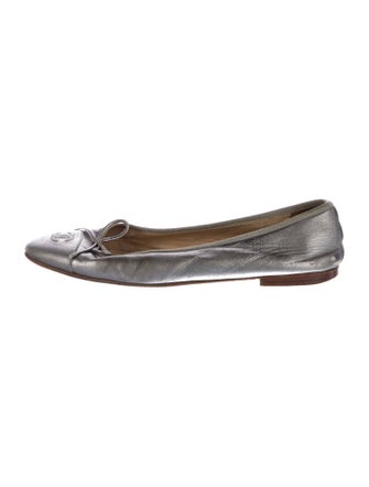 Chanel Interlocking CC Logo Leather Ballet Flats