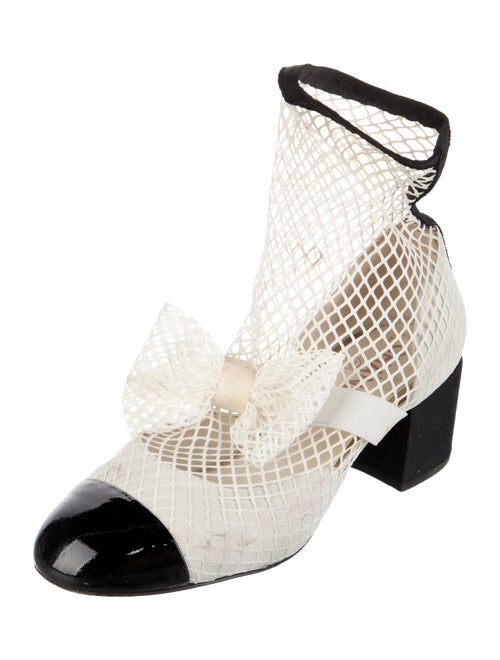 Chanel 2023 Interlocking CC Logo D'Orsay Pumps