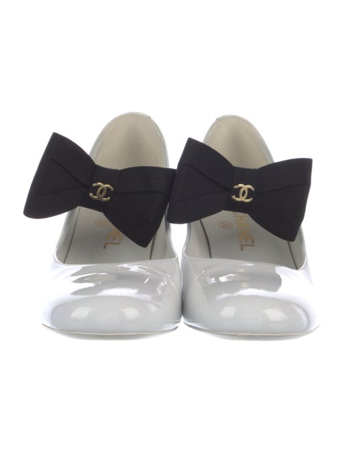 Chanel Interlocking CC Logo Patent Leather Pumps