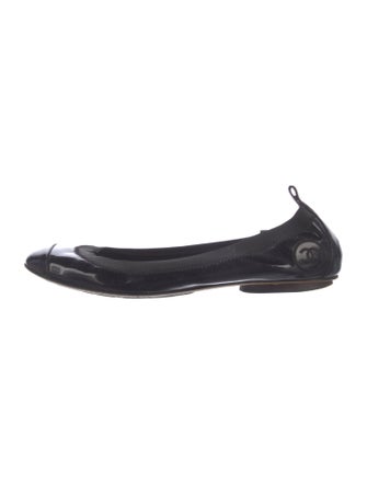 Chanel Interlocking CC Logo Patent Leather Ballet Flats