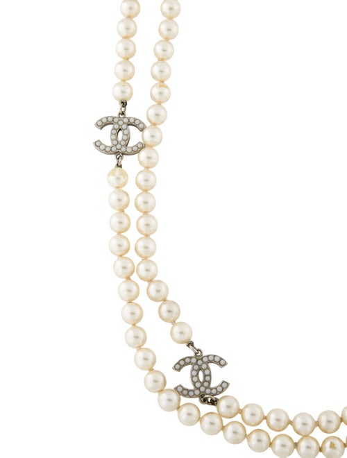 Chanel Faux Pearl CC Station Necklace