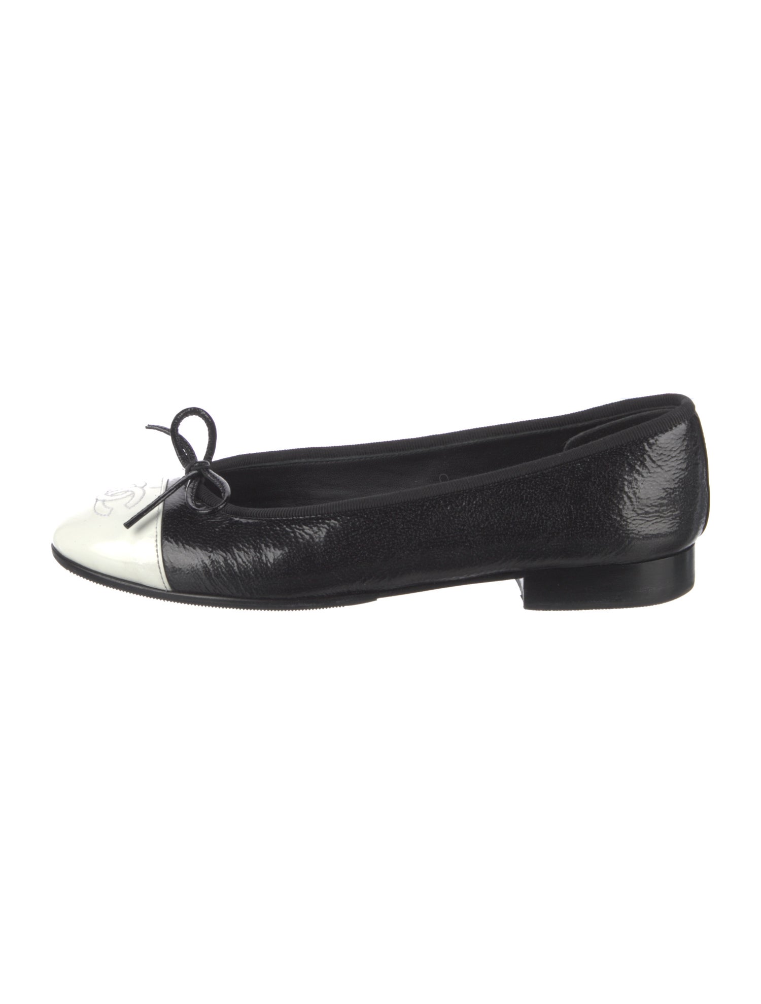 Chanel Interlocking CC Logo Patent Leather Flats