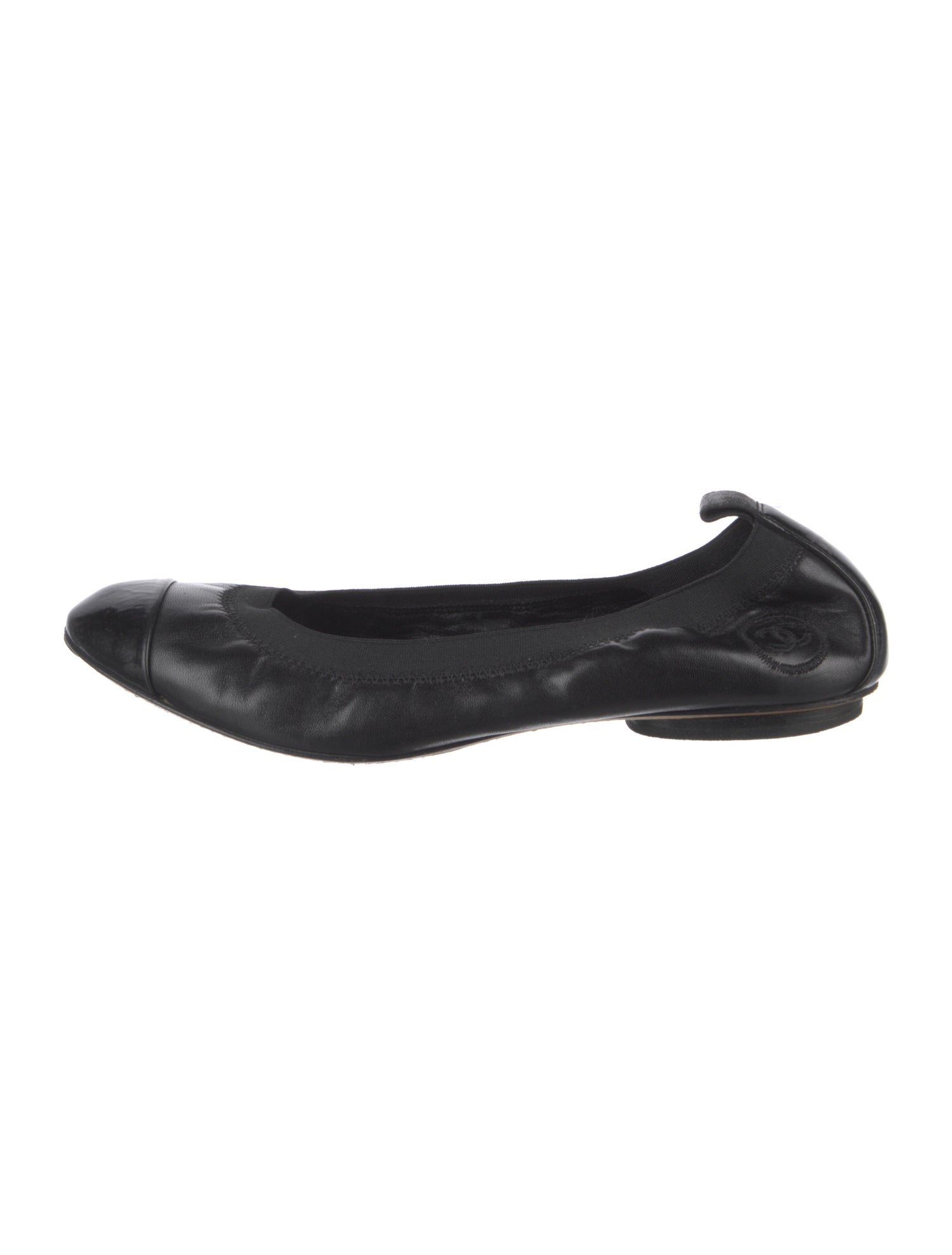 Chanel Interlocking CC Logo Leather Ballet Flats
