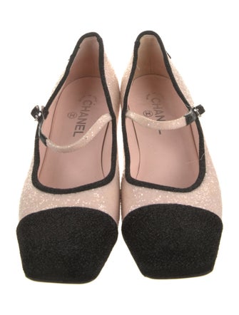 Chanel Interlocking CC Logo Glitter Pumps