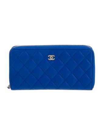 Chanel 2022 Interlocking CC Logo Continental Wallet
