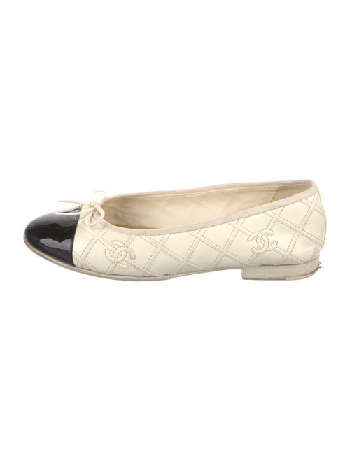 Chanel 2023 Interlocking CC Logo Ballet Flats
