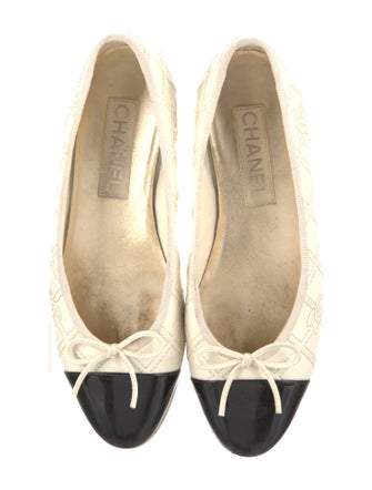 Chanel 2023 Interlocking CC Logo Ballet Flats