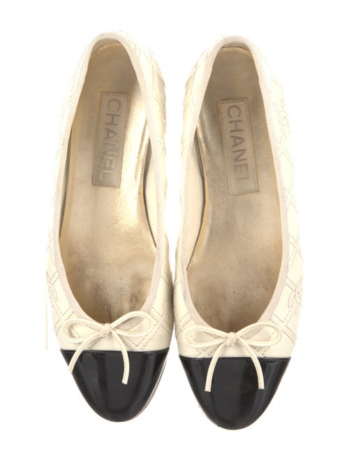 Chanel 2023 Interlocking CC Logo Ballet Flats