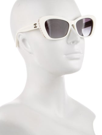 Chanel Interlocking CC Logo Cat-Eye Sunglasses