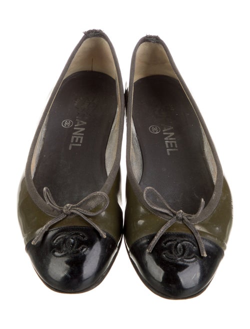 Chanel Interlocking CC Logo Patent Leather Ballet Flats