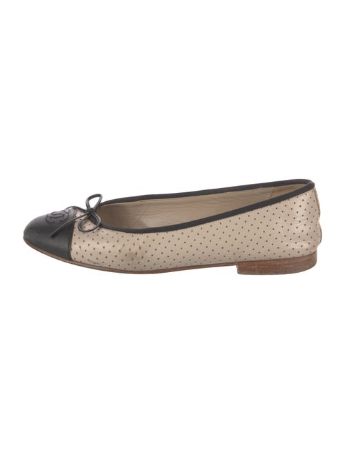 Chanel Interlocking CC Logo Leather Ballet Flats