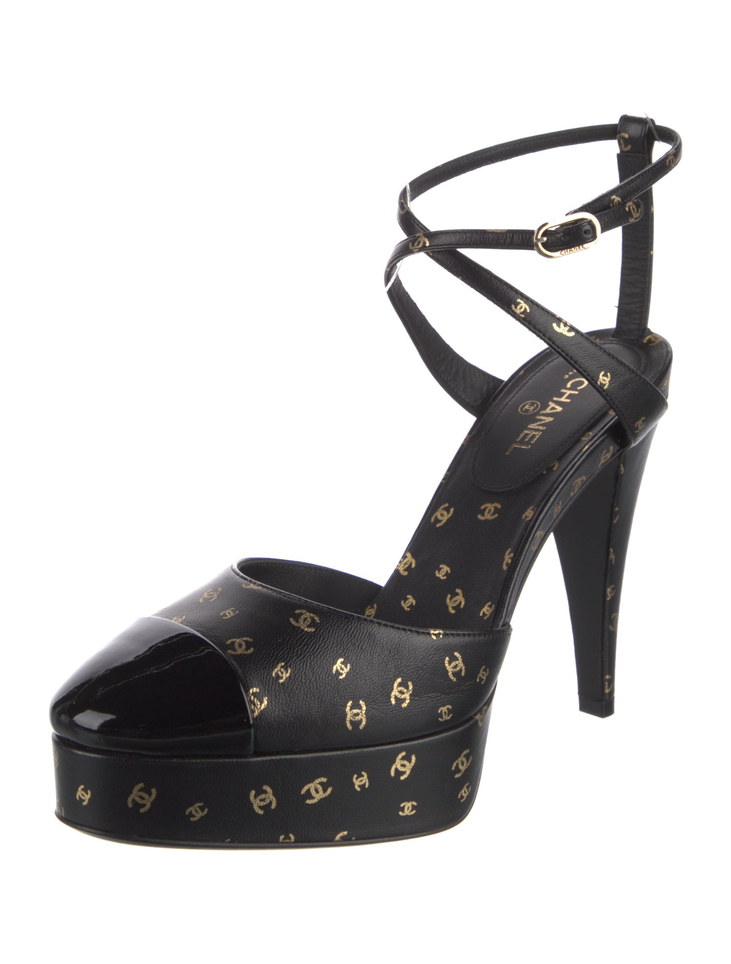 Chanel 2023 Interlocking CC Logo Pumps