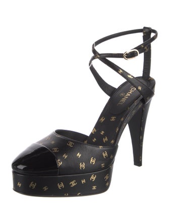 Chanel 2023 Interlocking CC Logo Pumps