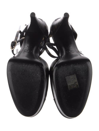 Chanel 2023 Interlocking CC Logo Pumps