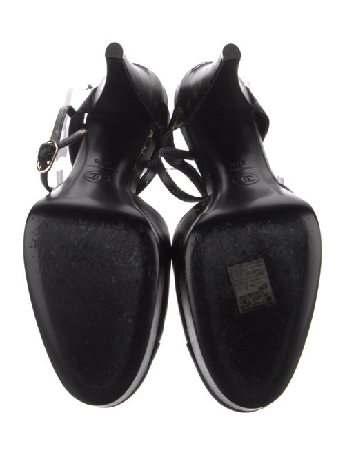 Chanel 2023 Interlocking CC Logo Pumps