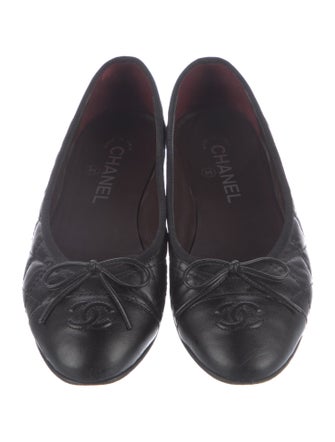 Chanel Interlocking CC Logo Leather Ballet Flats