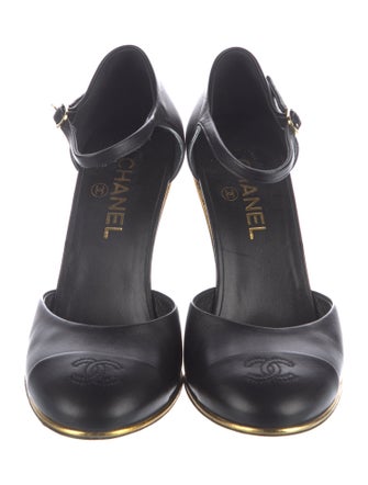 Chanel Interlocking CC Logo Leather D'Orsay Pumps
