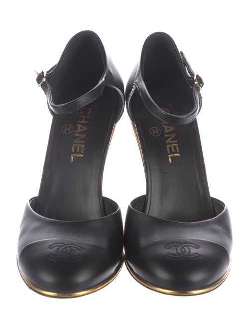 Chanel Interlocking CC Logo Leather D'Orsay Pumps
