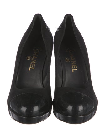 Chanel 2011 Interlocking CC Logo Pumps