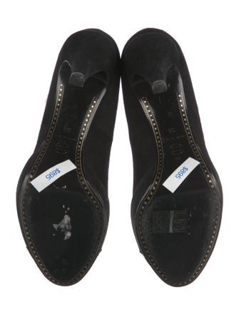 Chanel 2011 Interlocking CC Logo Pumps