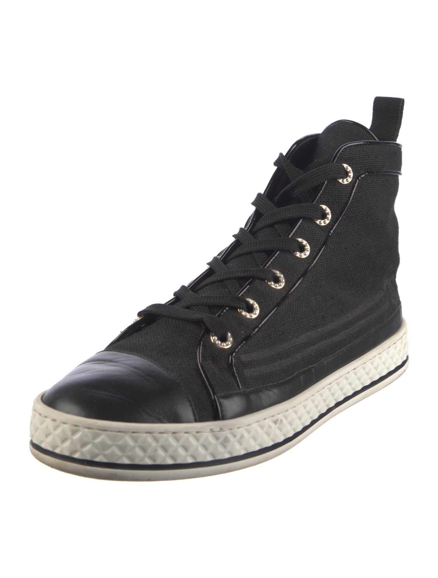 Chanel 2019 Faux Pearl Accents Sneakers